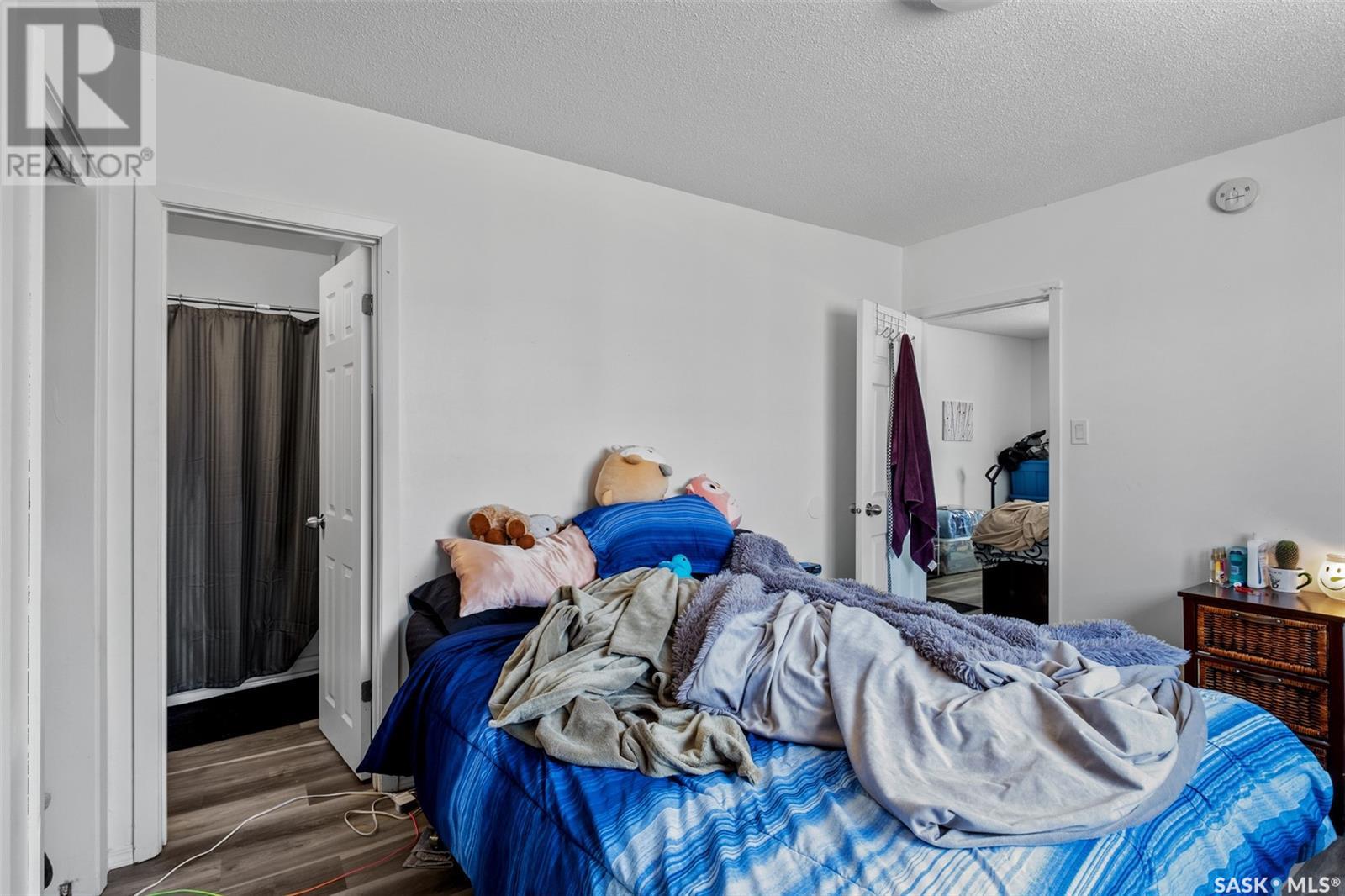 419 9th Street E Property Photo 14