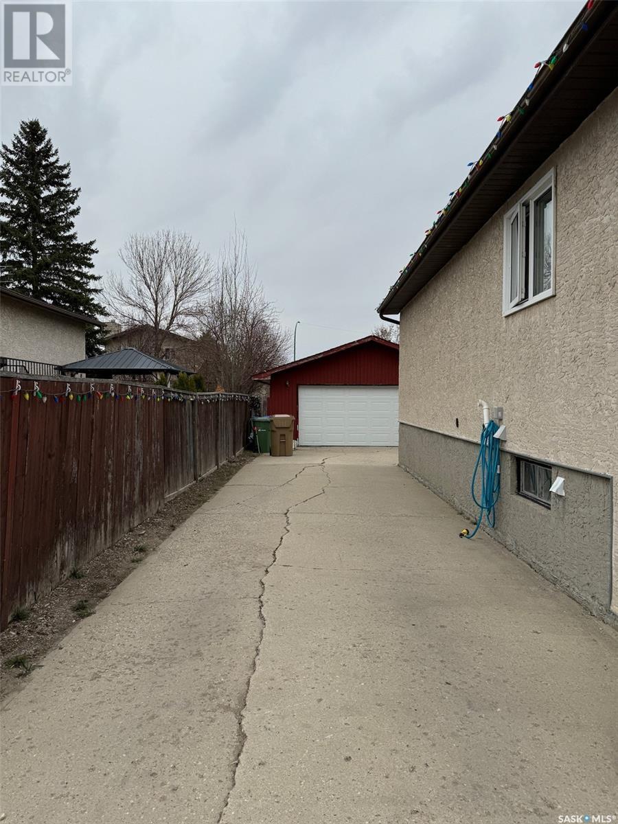 965 Dutkowski Crescent Property Photo 3