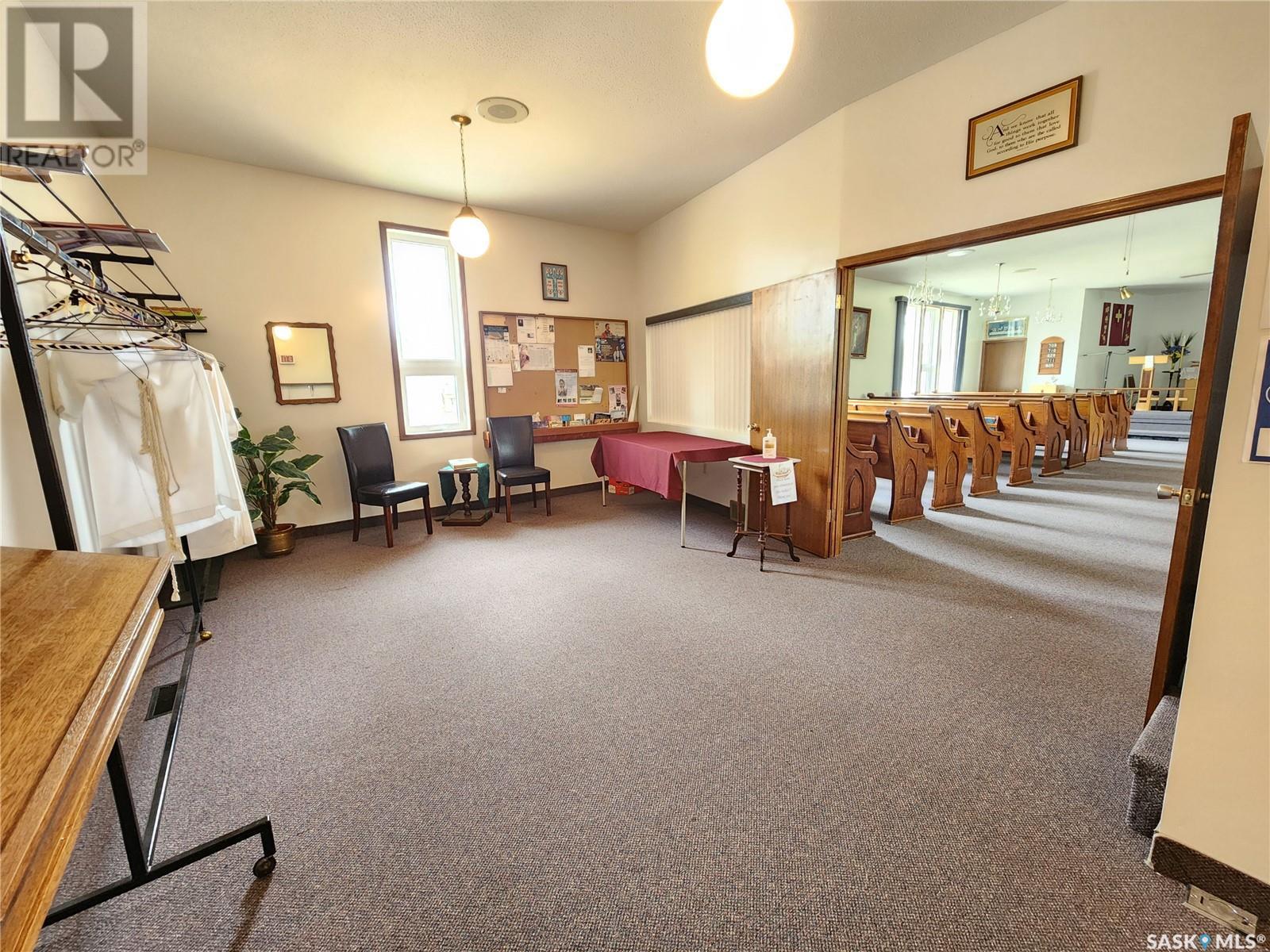 402 Wheaton Avenue Property Photo 2