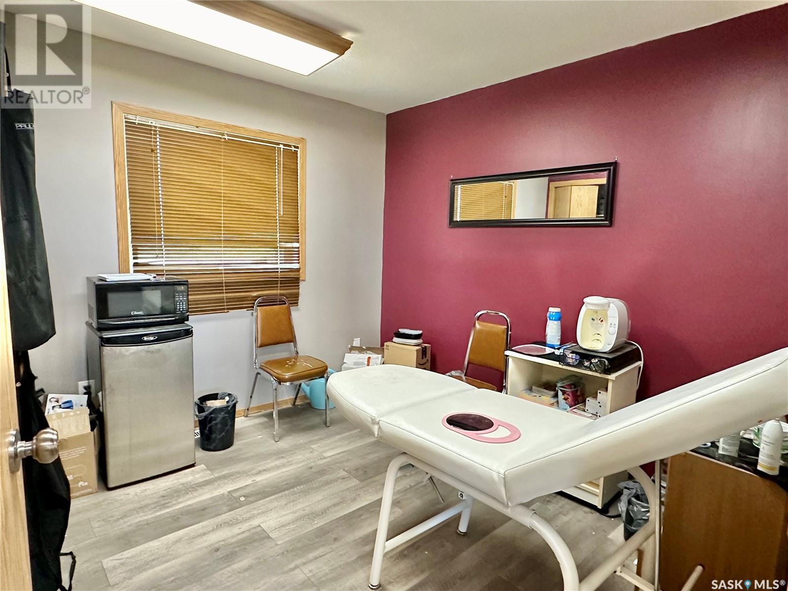 221 Highway Avenue W Property Photo 9