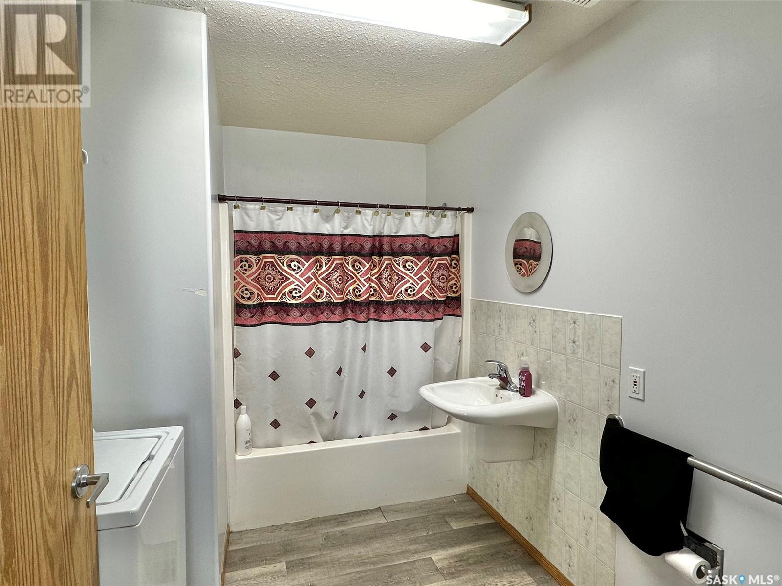 221 Highway Avenue W Property Photo 11