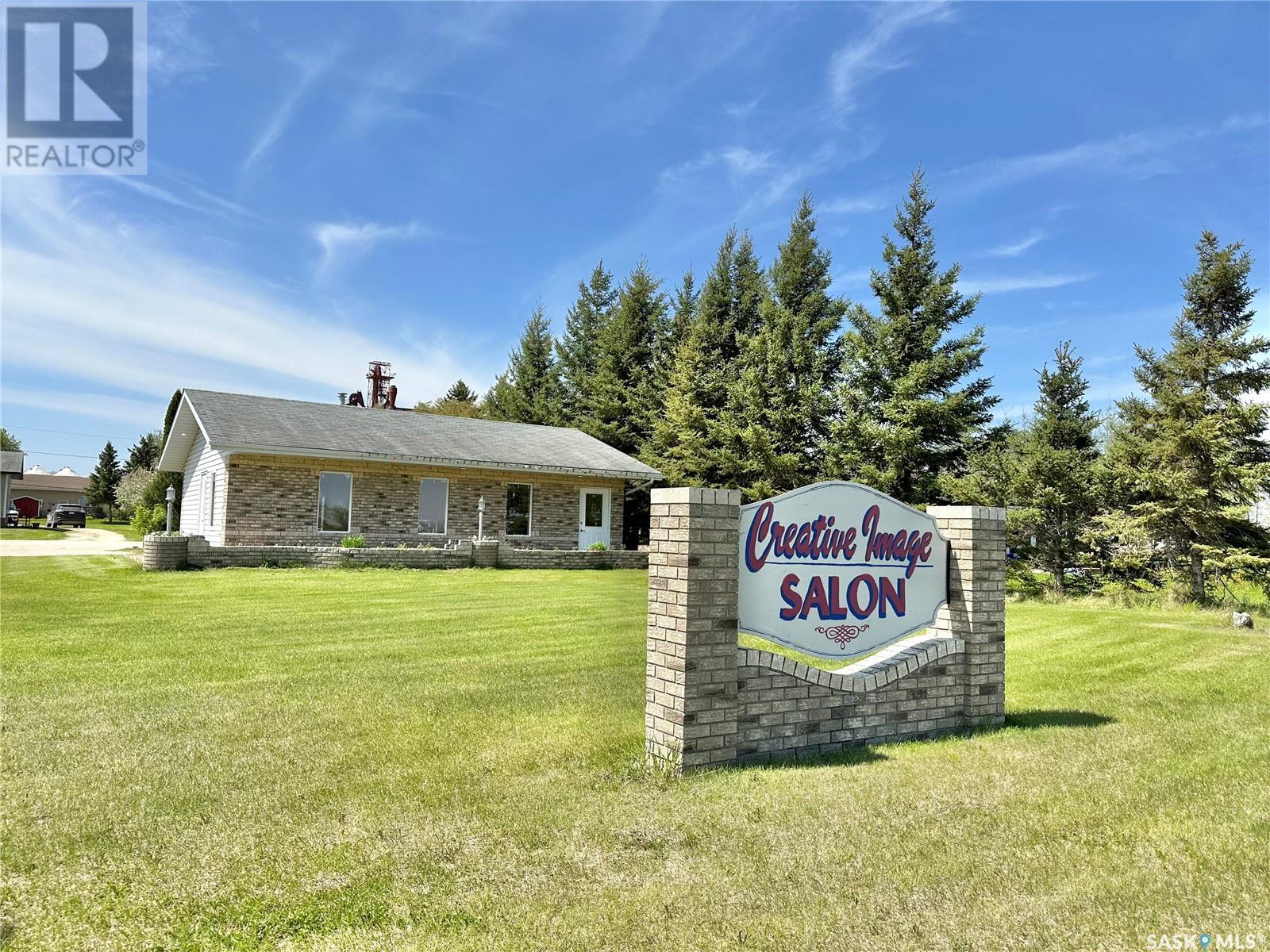 221 Highway Avenue W Property Photo 16