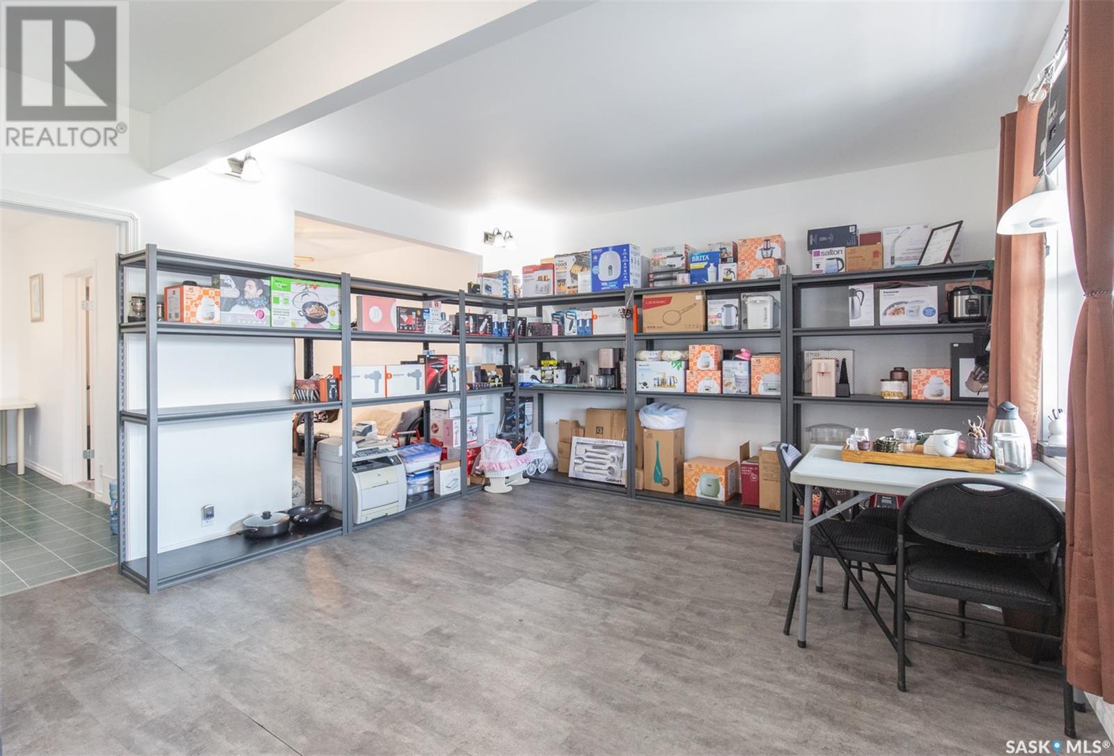 348 High Street W Property Photo 6