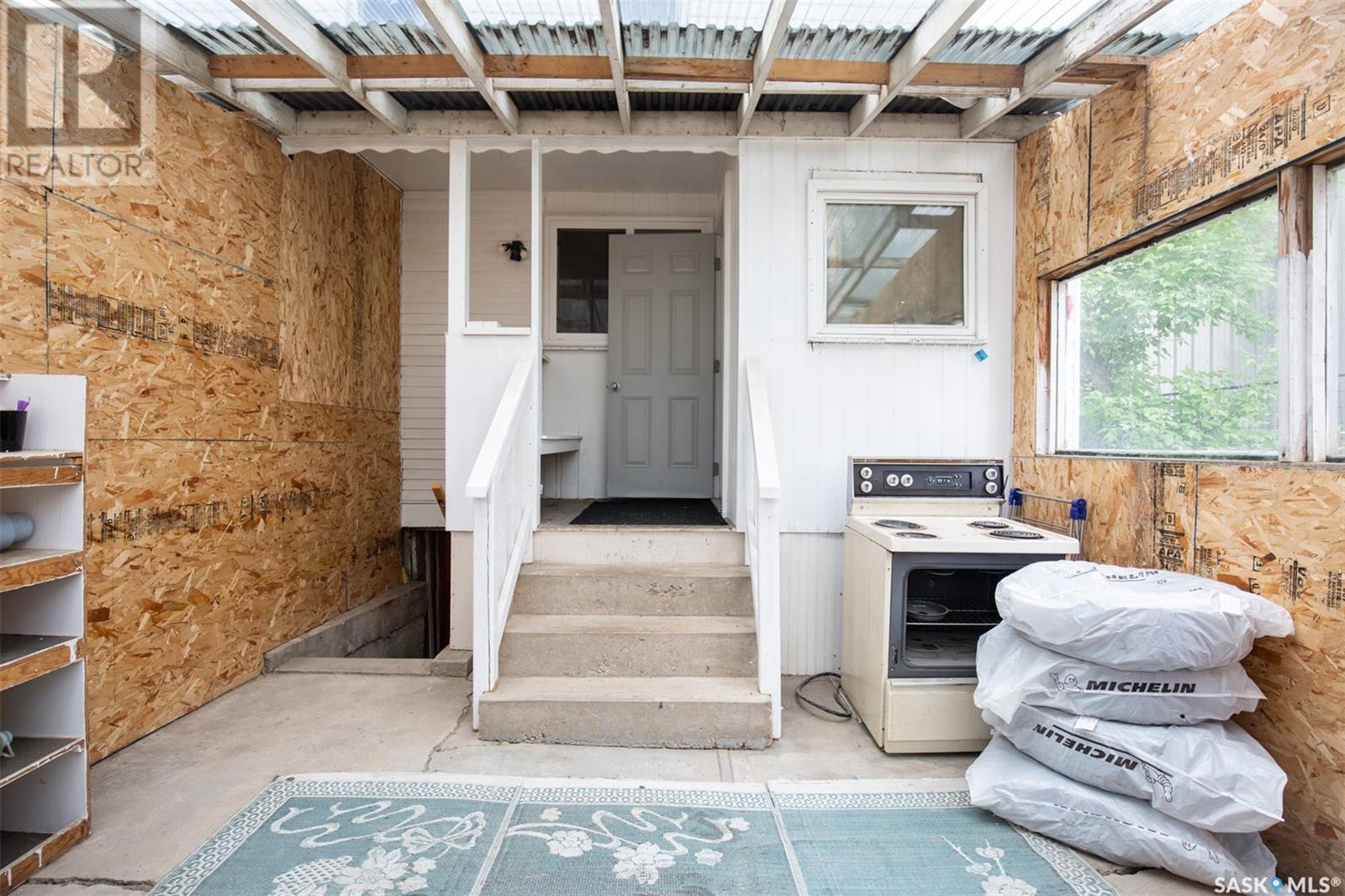 348 High Street W Property Photo 15