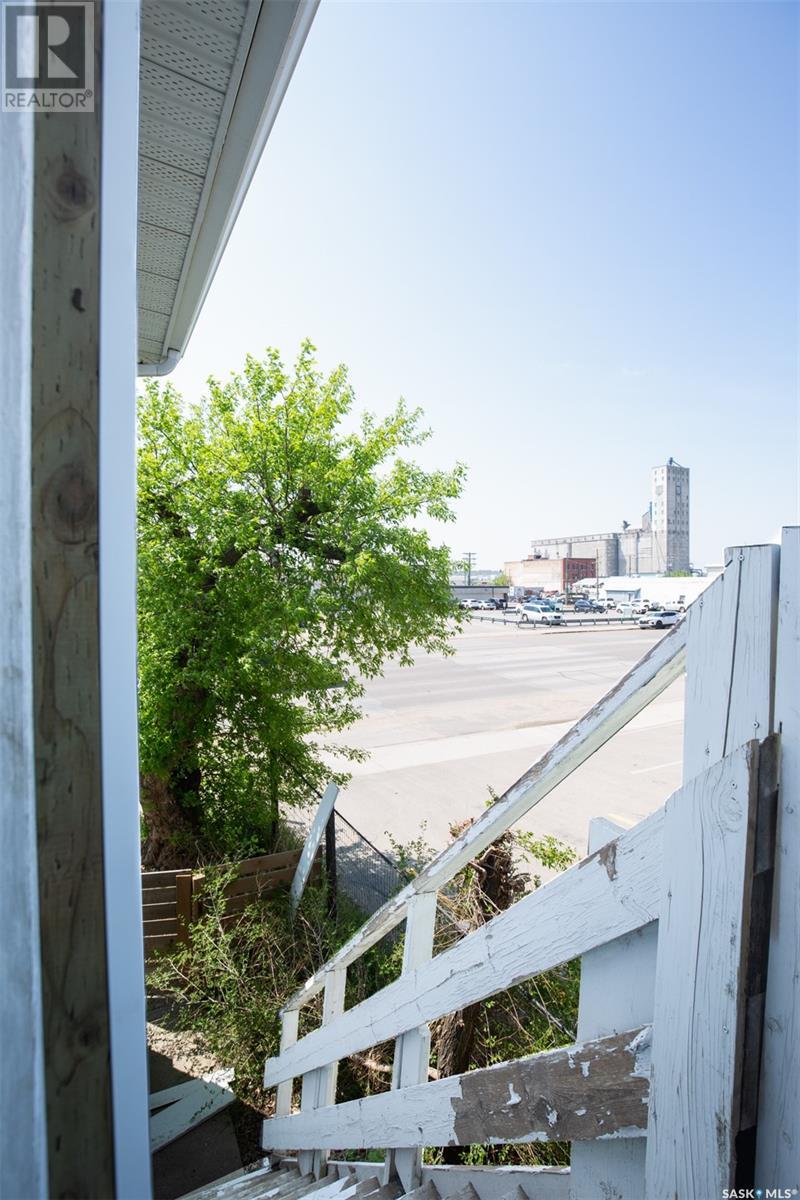 348 High Street W Property Photo 17