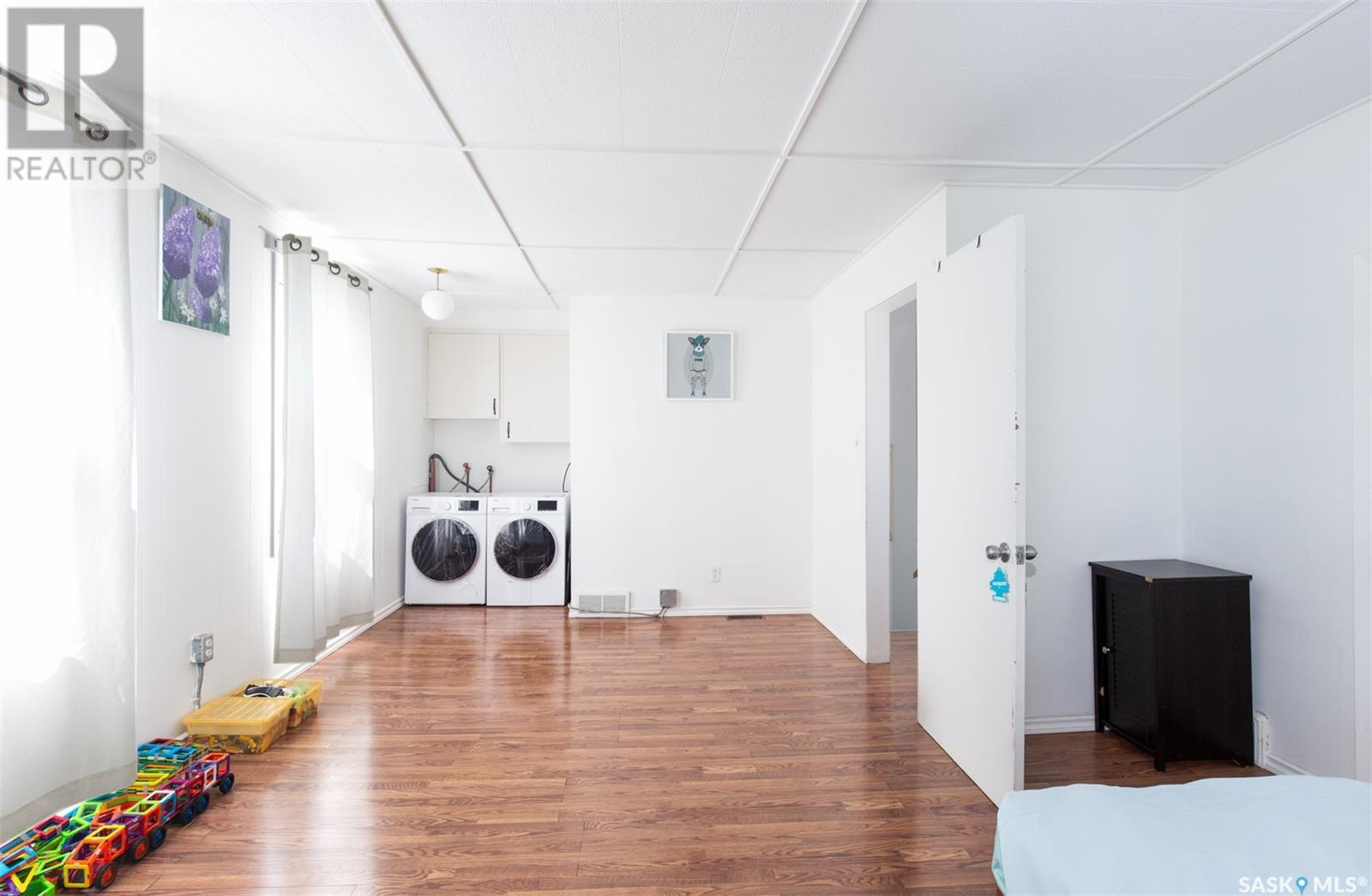 348 High Street W Property Photo 18