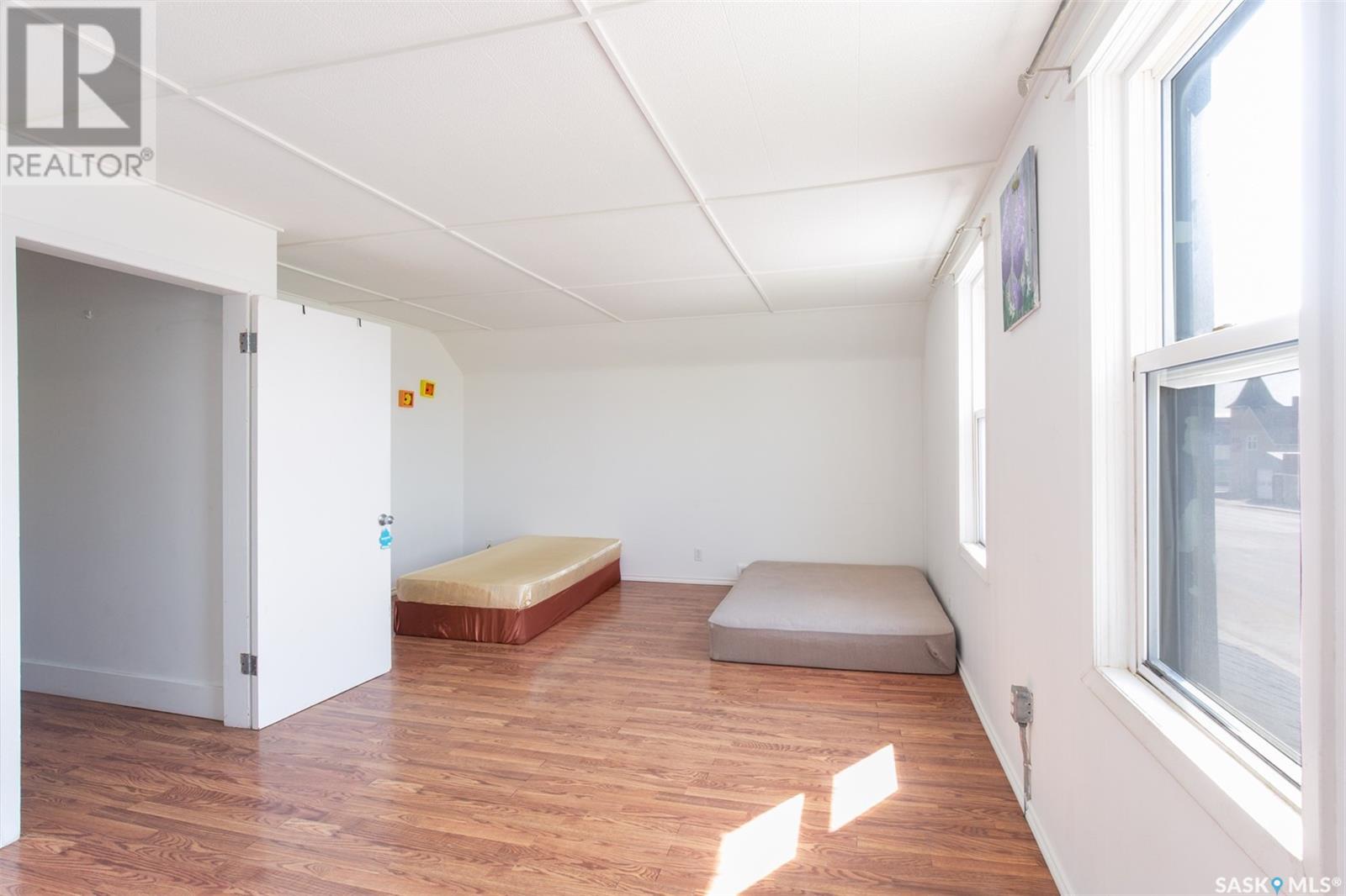 348 High Street W Property Photo 19