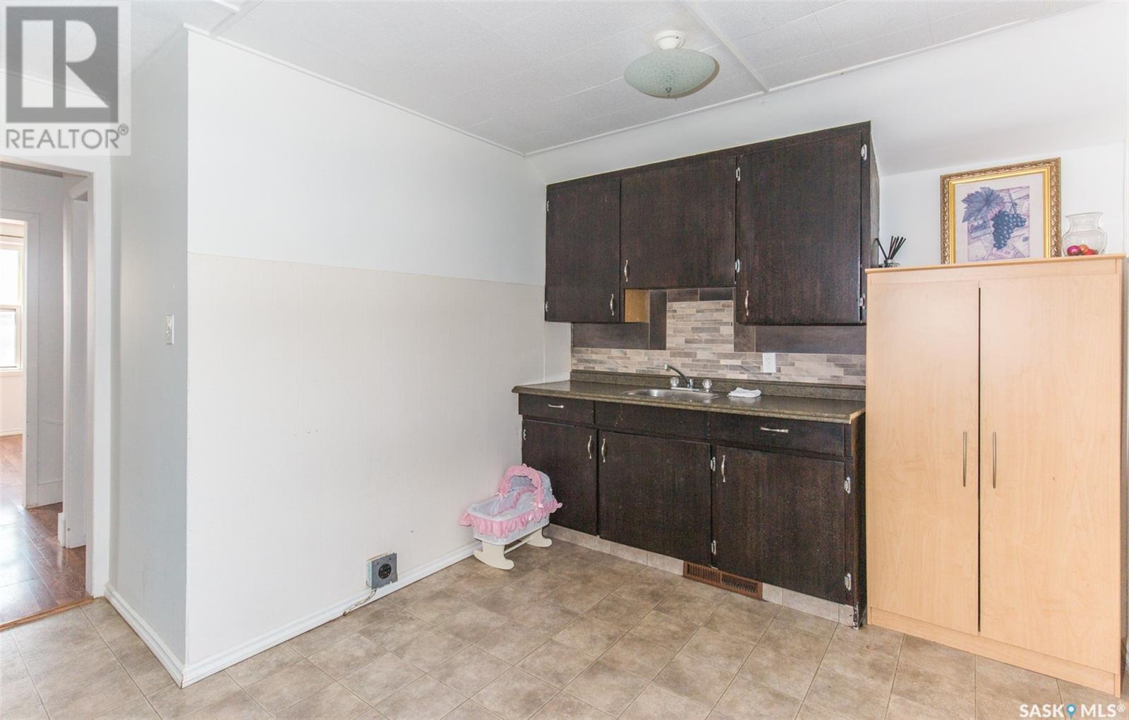 348 High Street W Property Photo 23