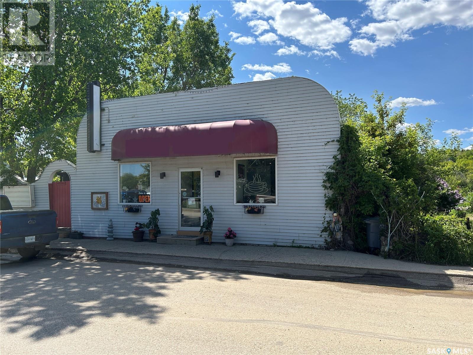 65 2nd Avenue Property Photo 1
