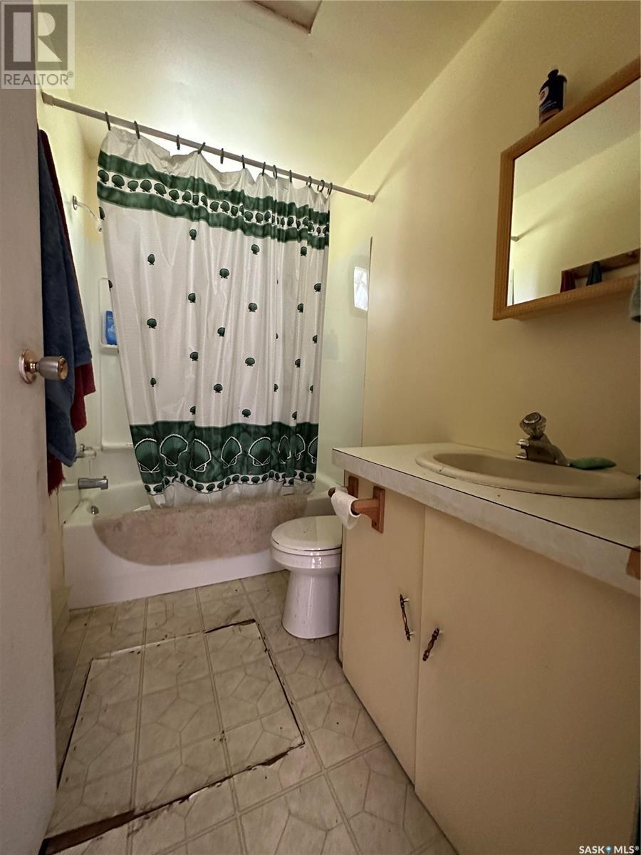 28 Oak Bay Property Photo 13
