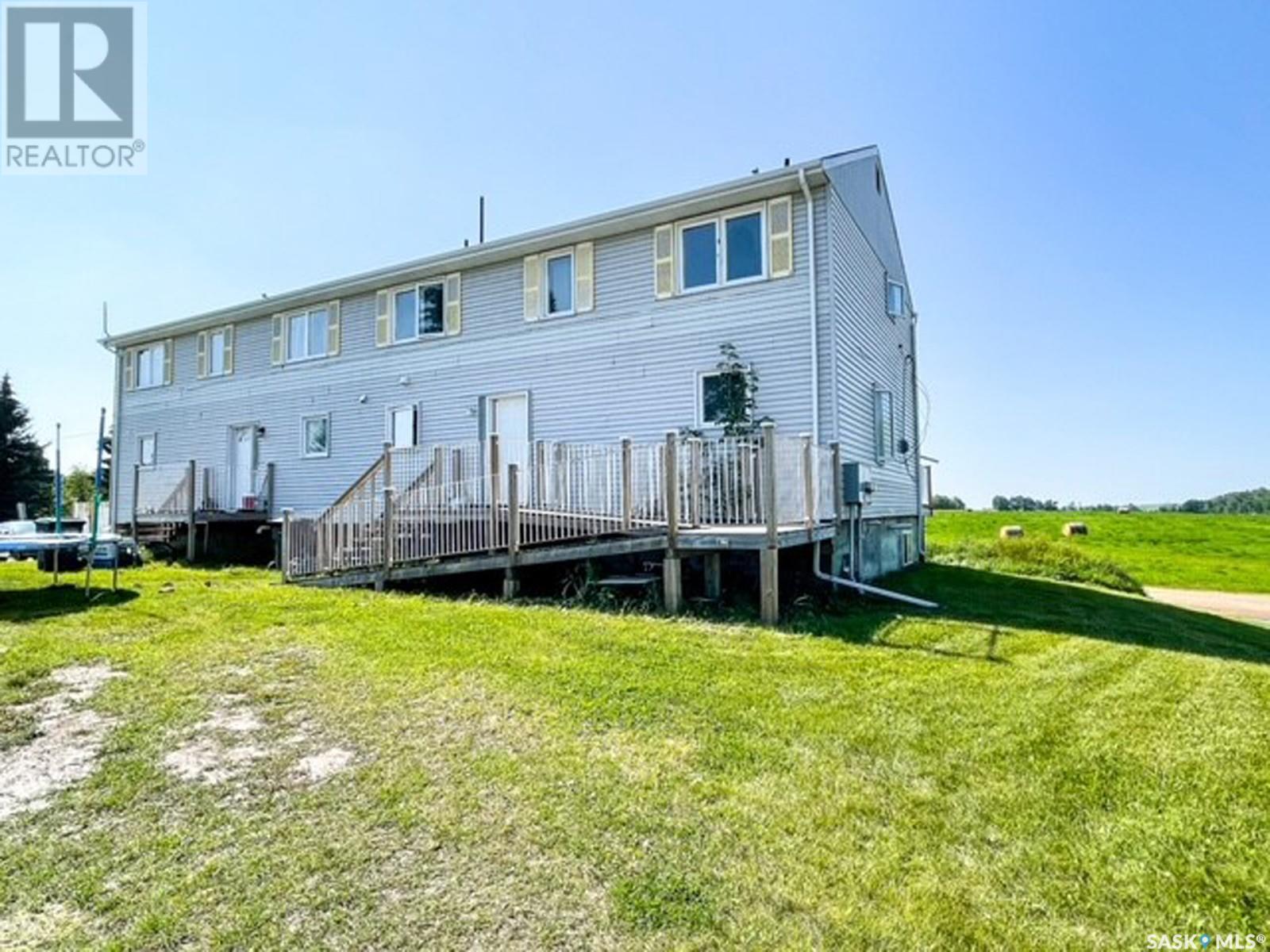 108 Main Street W Property Photo