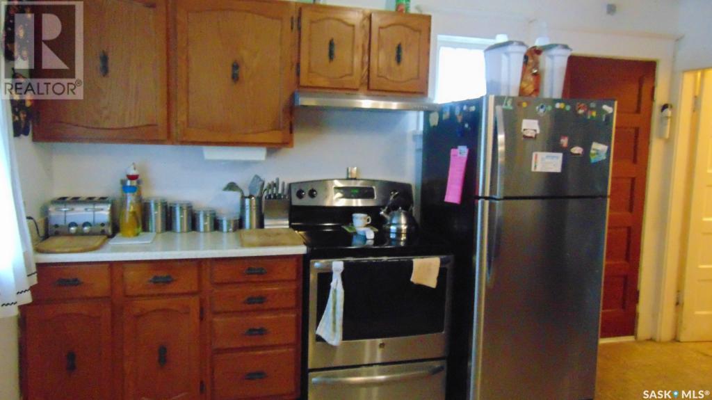 412 1st Avenue W Property Photo 3