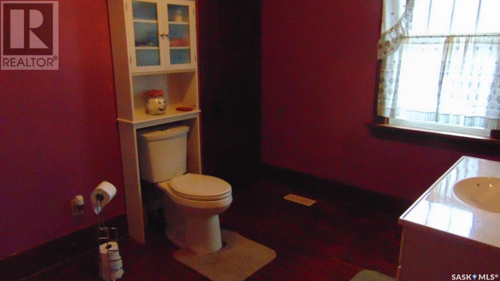 412 1st Avenue W Property Photo 9
