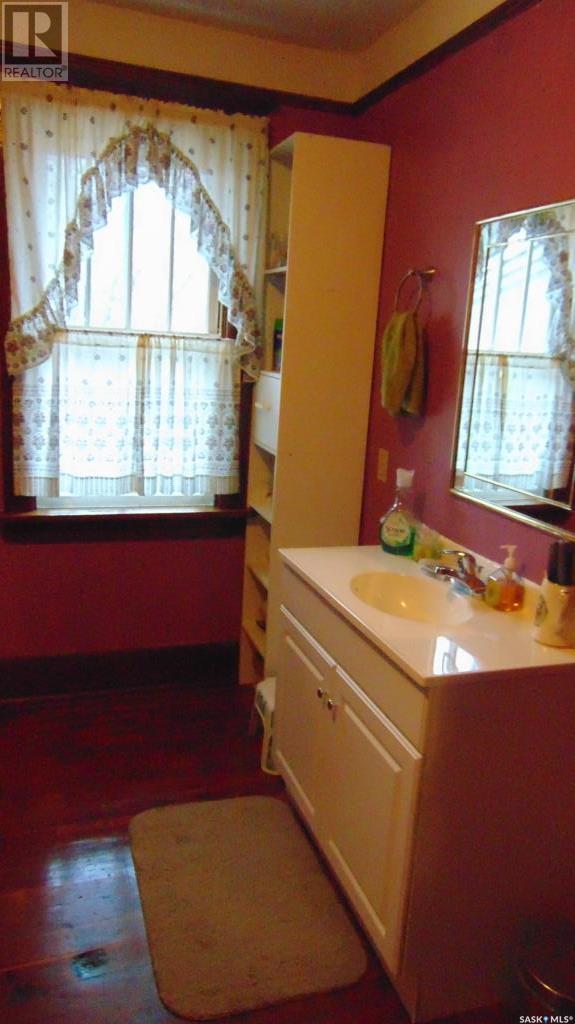 412 1st Avenue W Property Photo 10