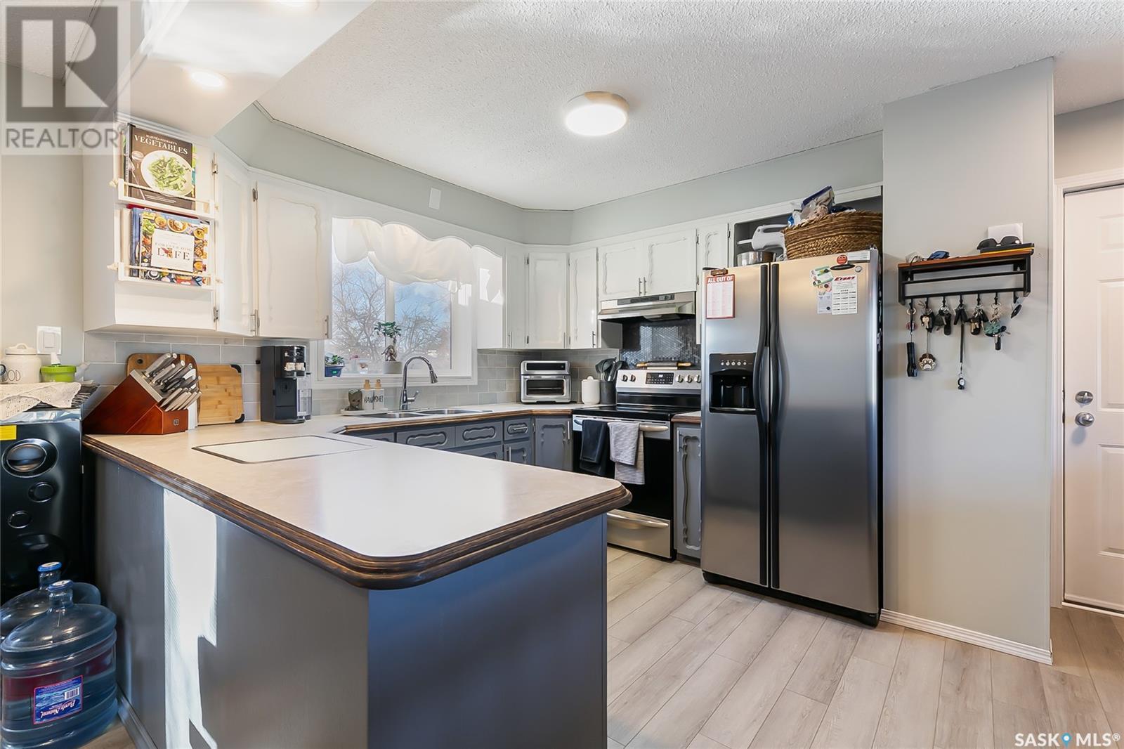668 Goderich Street Property Photo 10