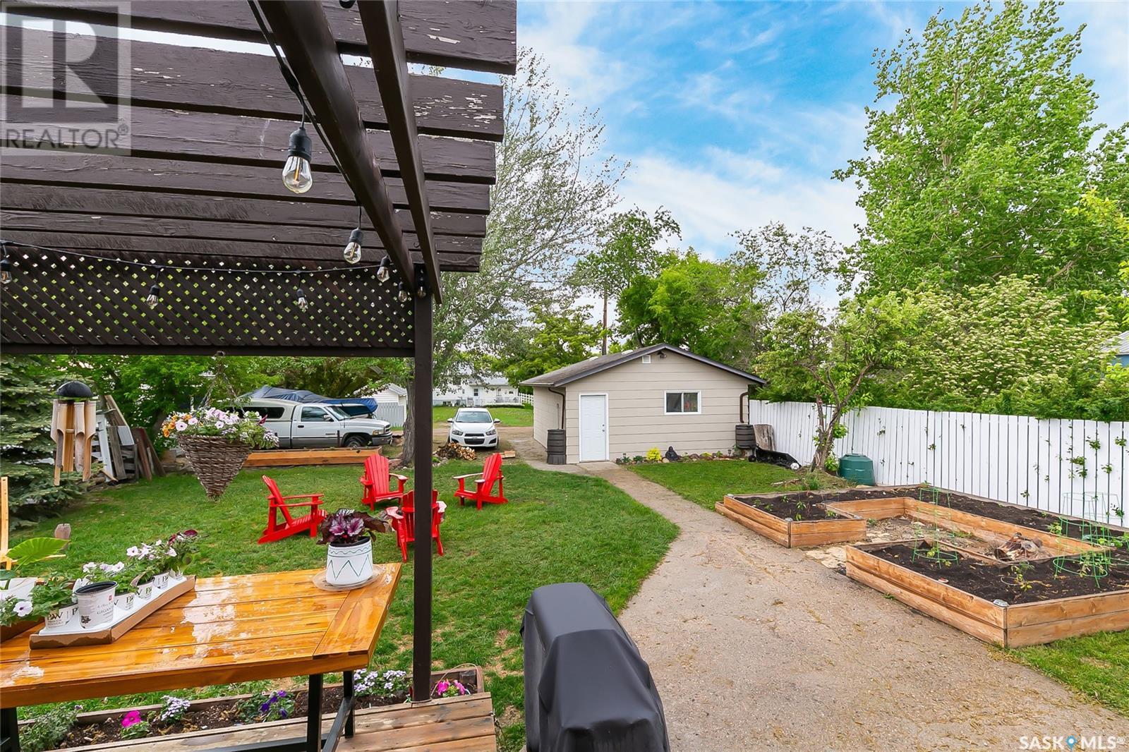 668 Goderich Street Property Photo 35