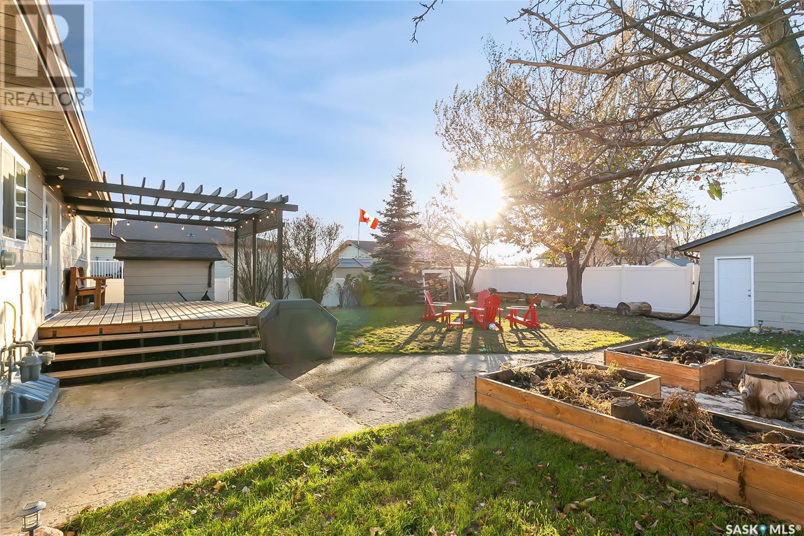 668 Goderich Street Property Photo 41