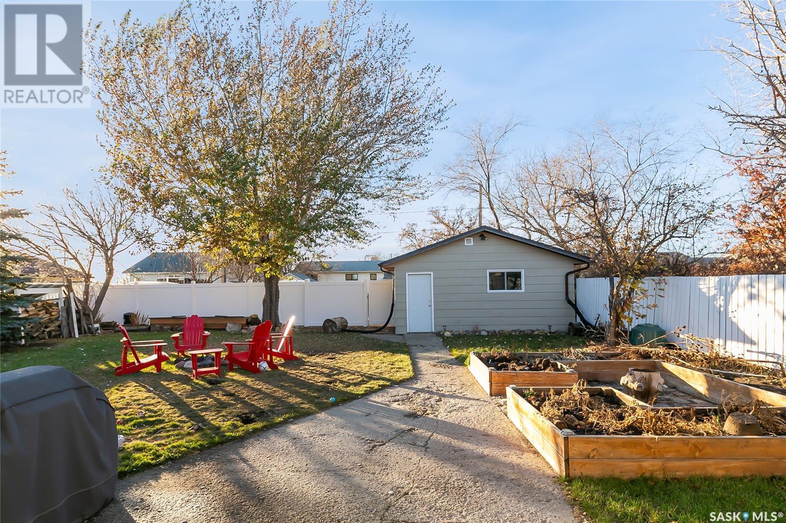 668 Goderich Street Property Photo 45