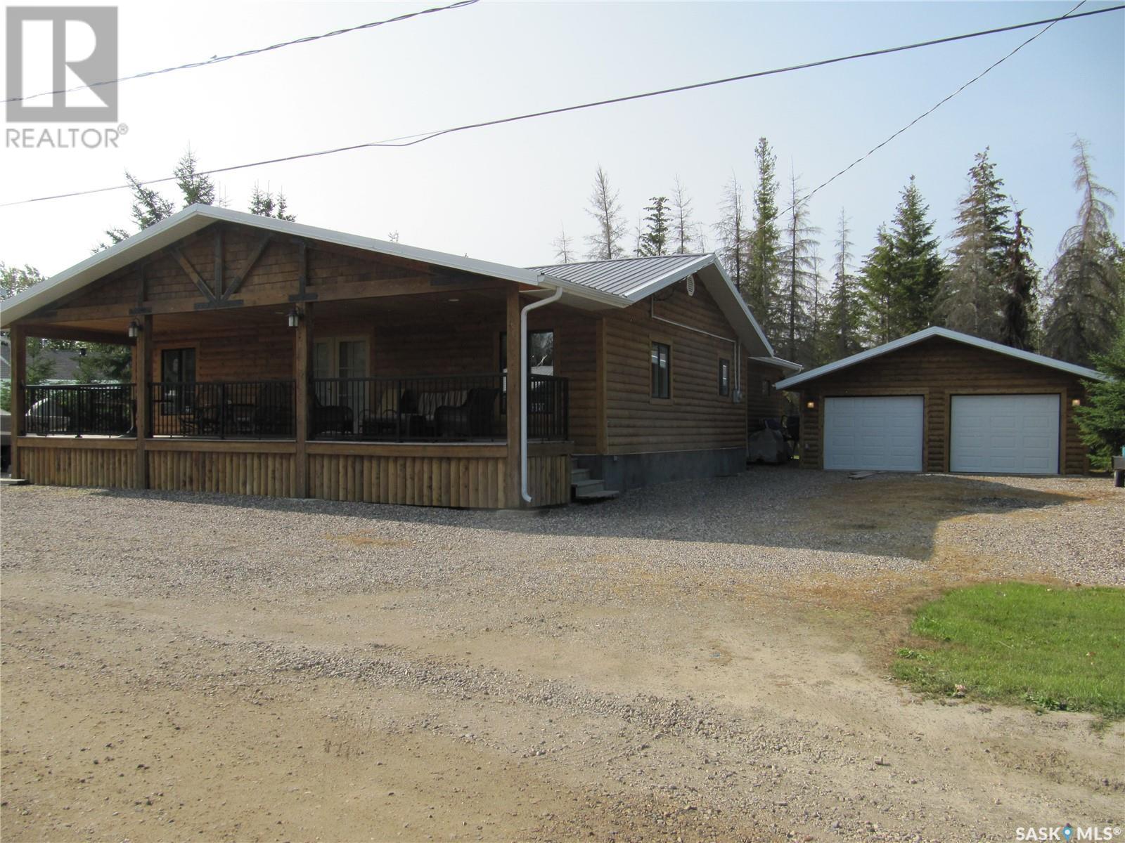 322 Pine Crescent Property Photo 1