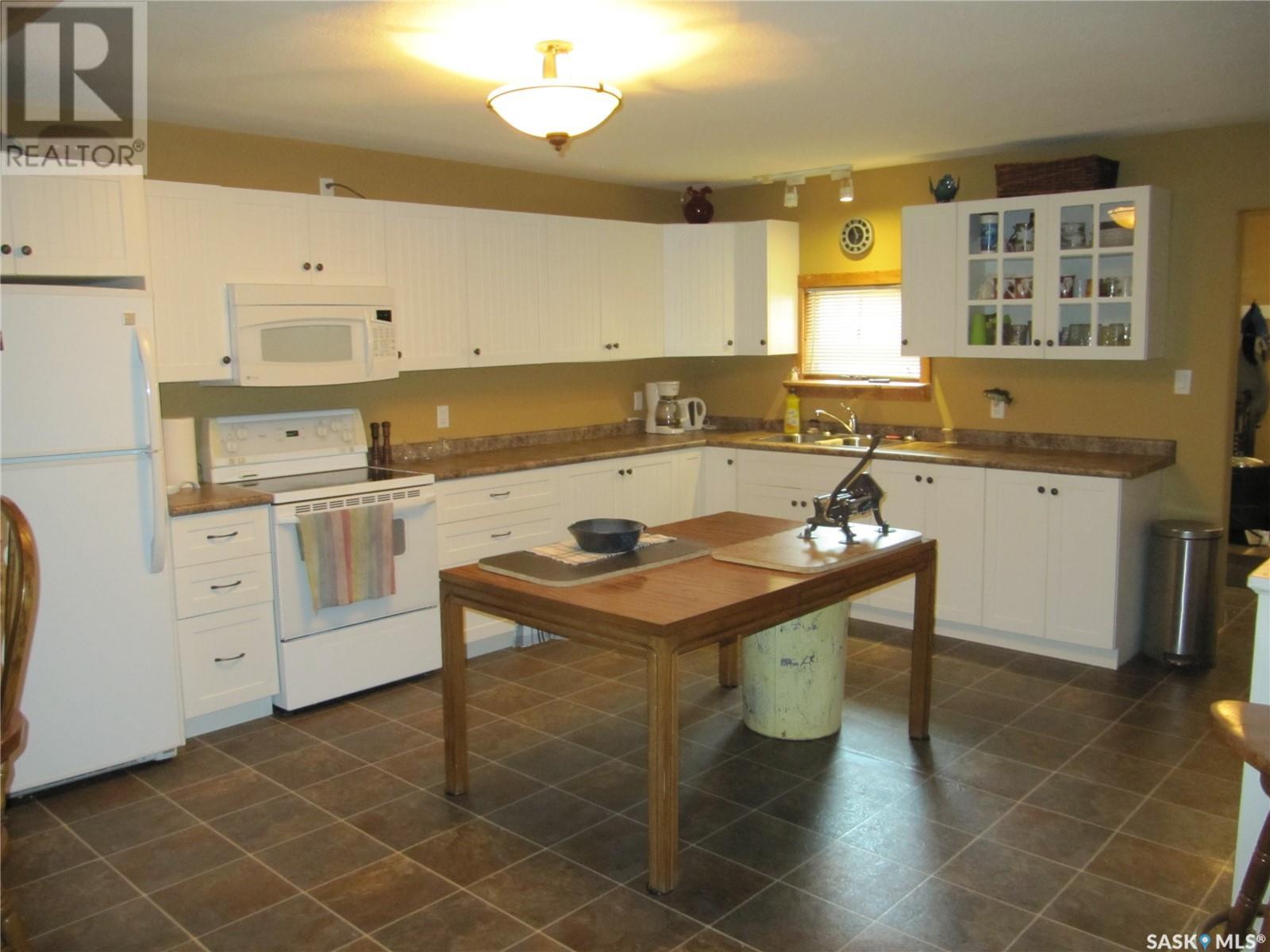 322 Pine Crescent Property Photo 2