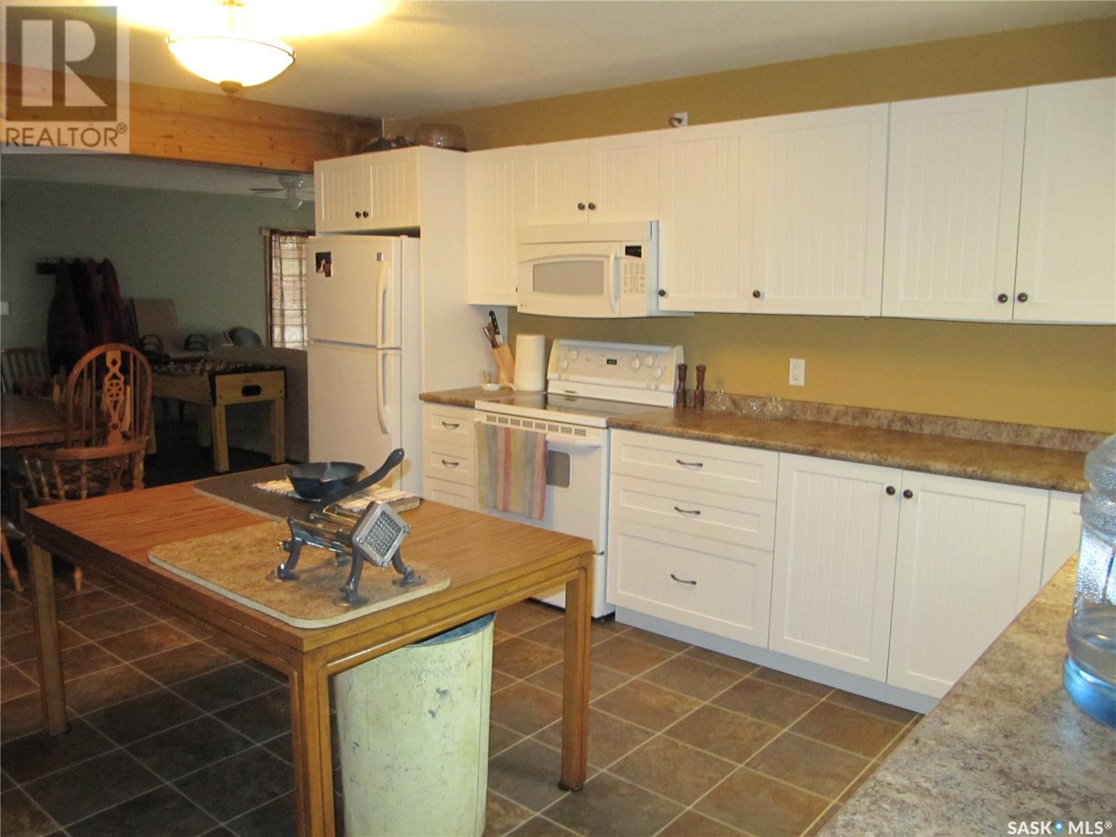 322 Pine Crescent Property Photo 3