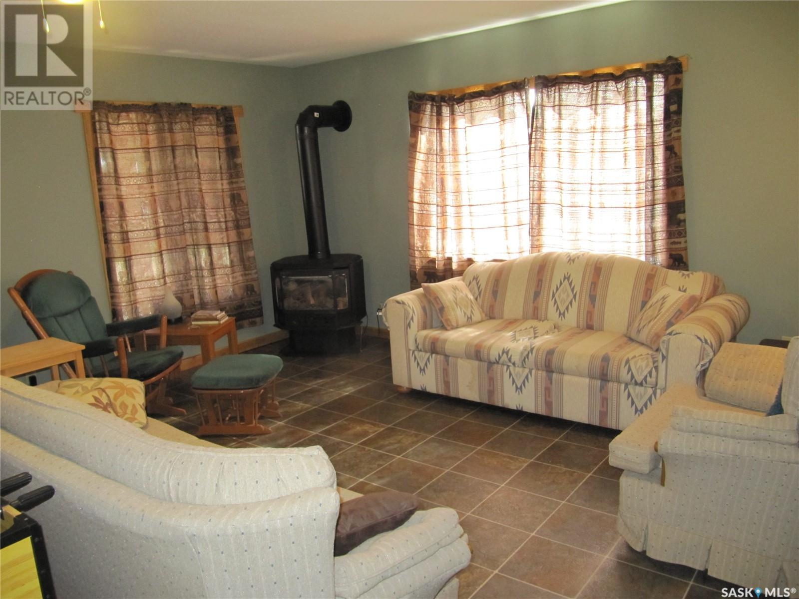 322 Pine Crescent Property Photo 6