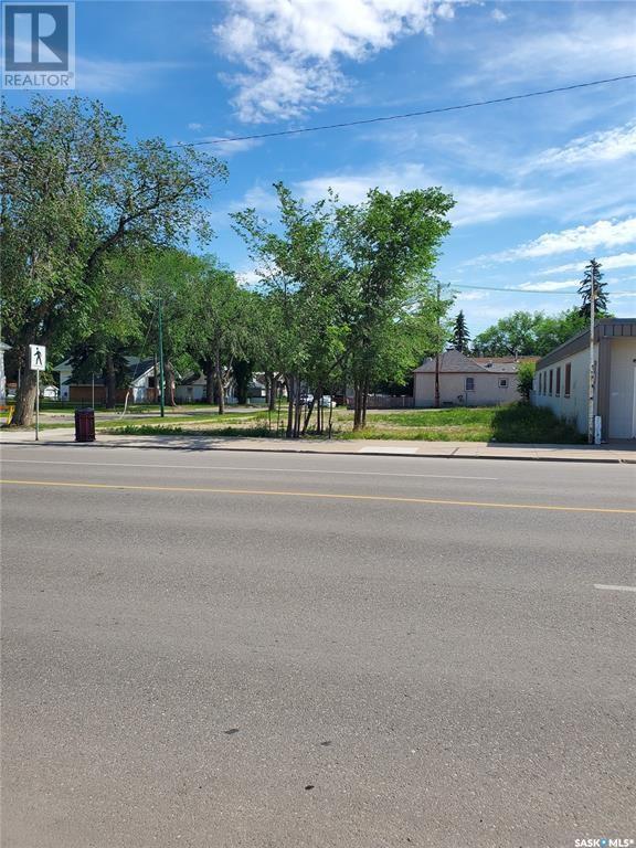 1001 20th Street W Property Photo 2