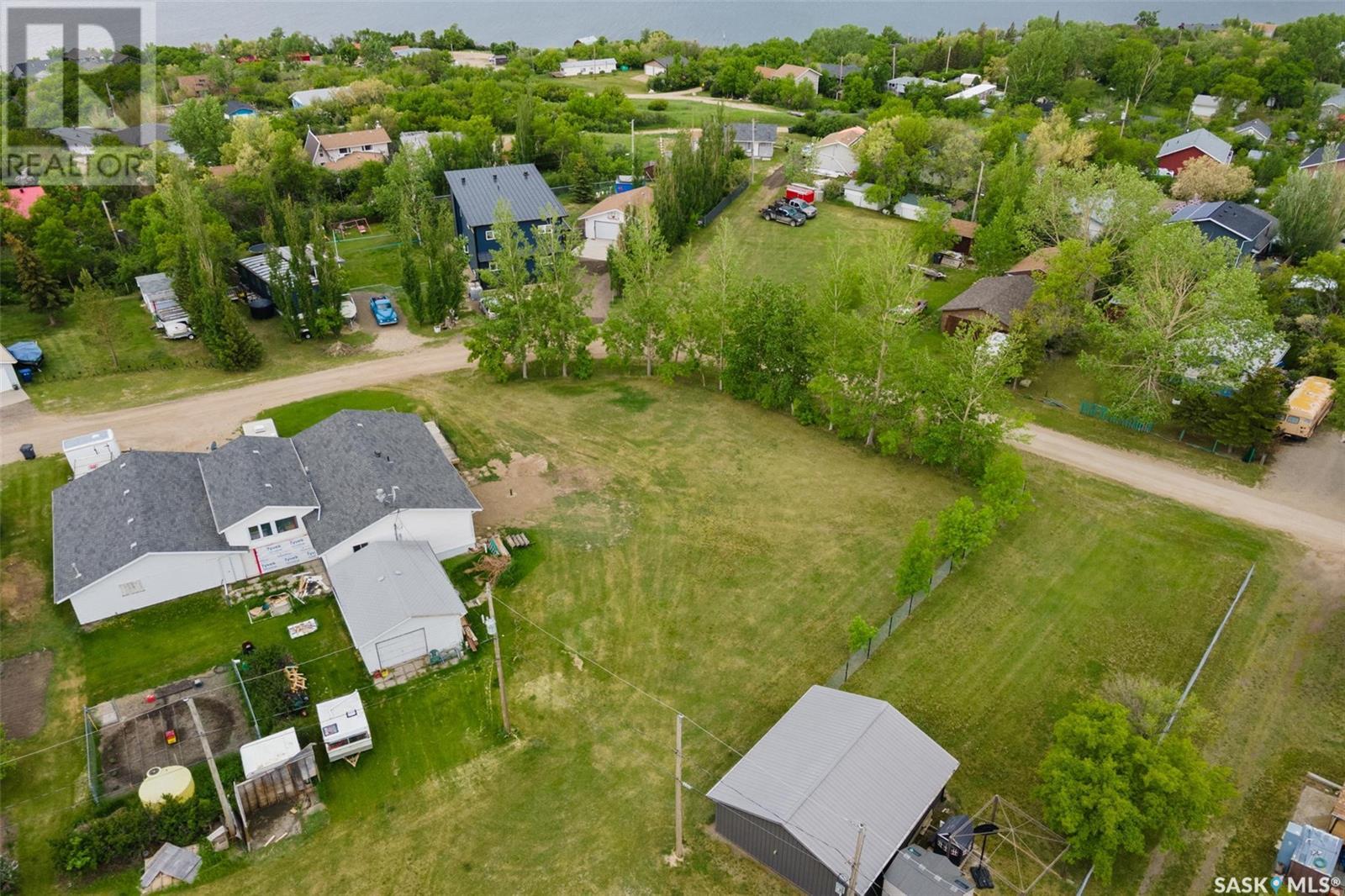 220 Alfred Crescent Property Photo 2