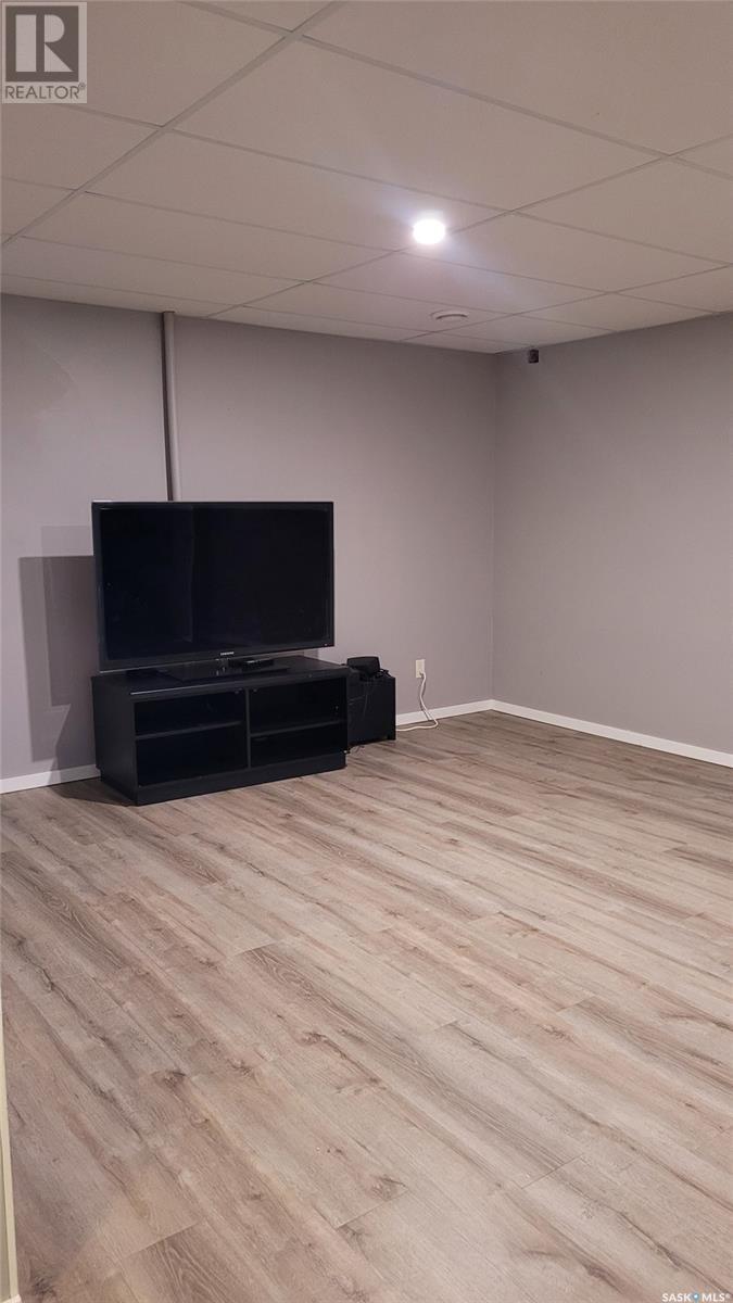702 6th Street E Property Photo 15