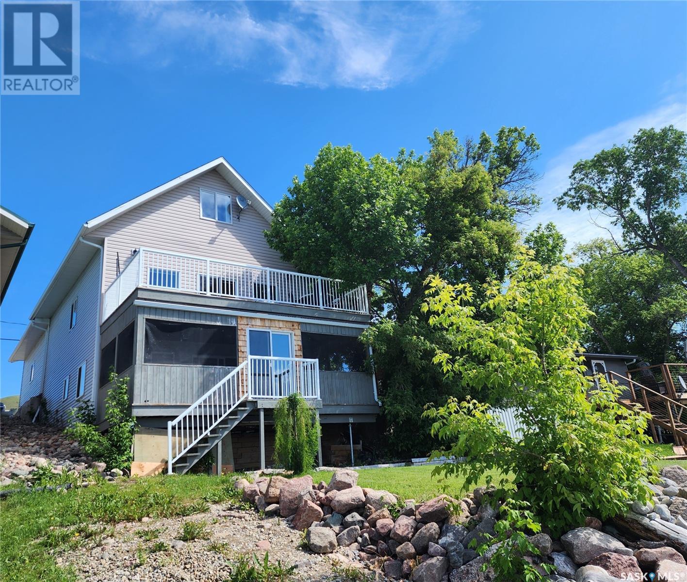 121 Currie Avenue Property Photo