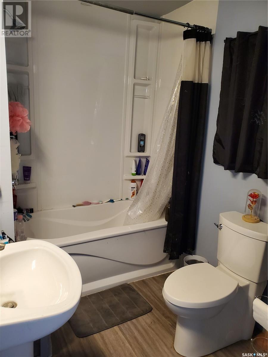 228 4th Street E Property Photo 8