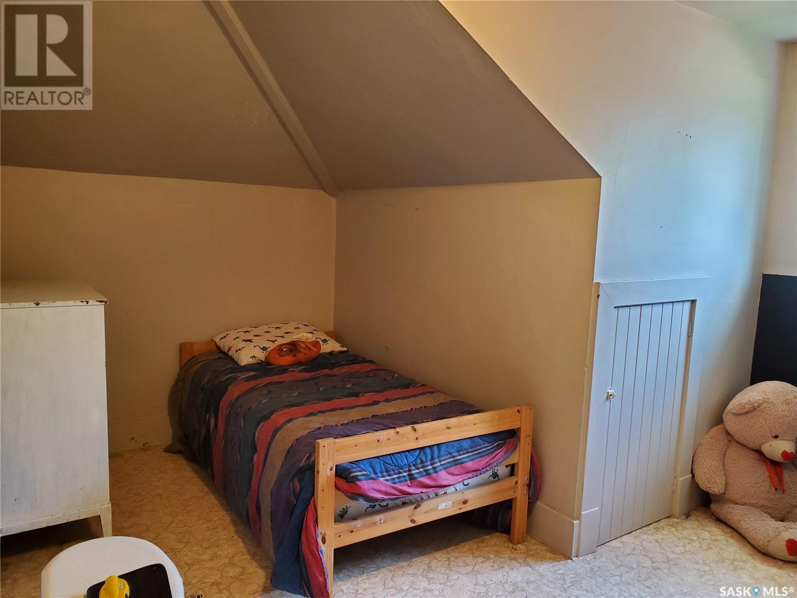 228 4th Street E Property Photo 13