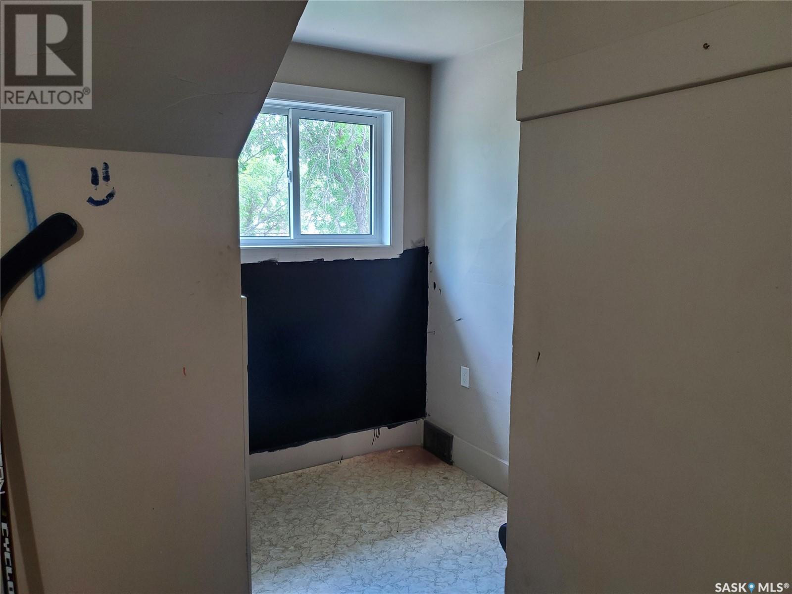 228 4th Street E Property Photo 19