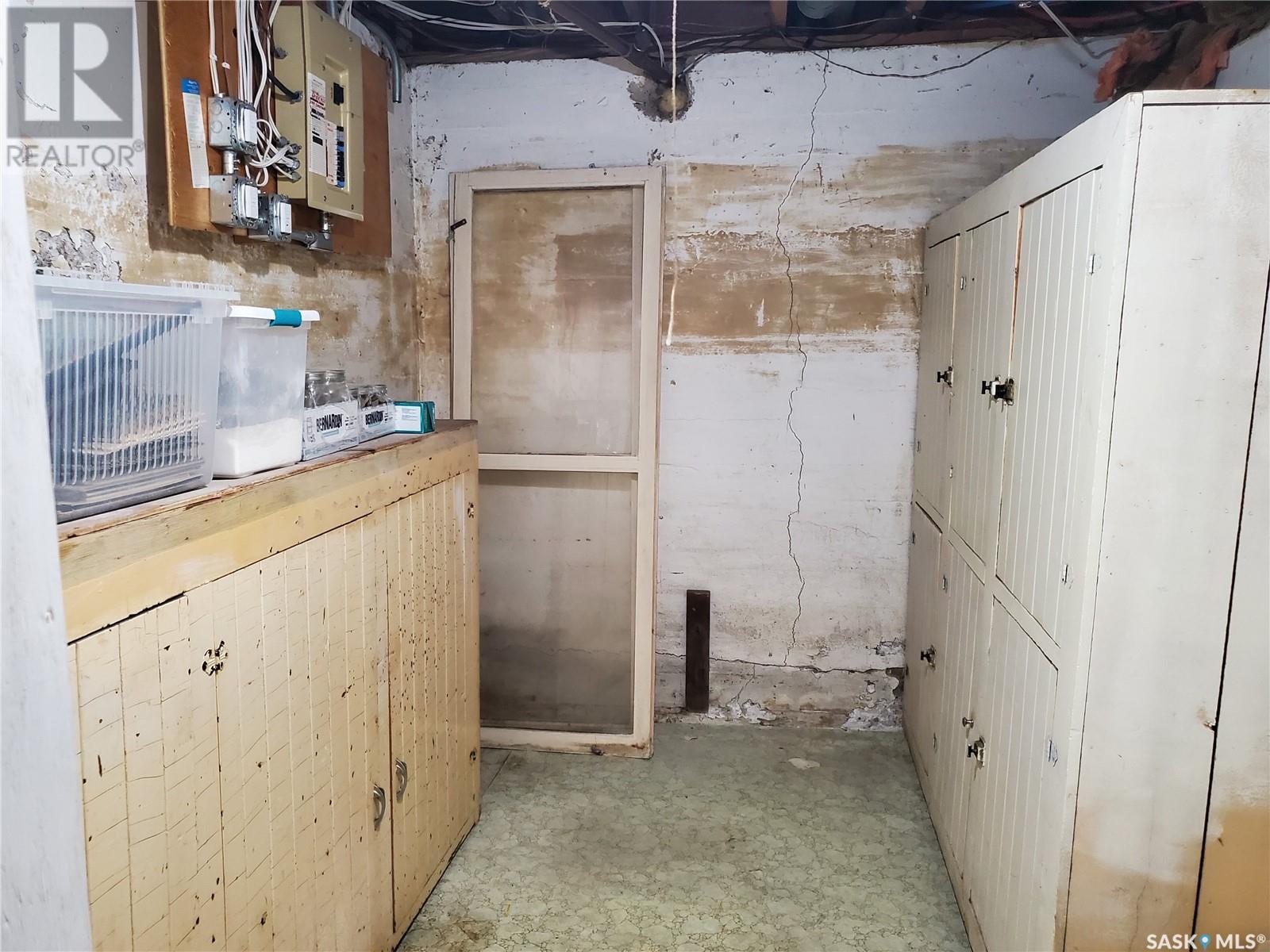 228 4th Street E Property Photo 26