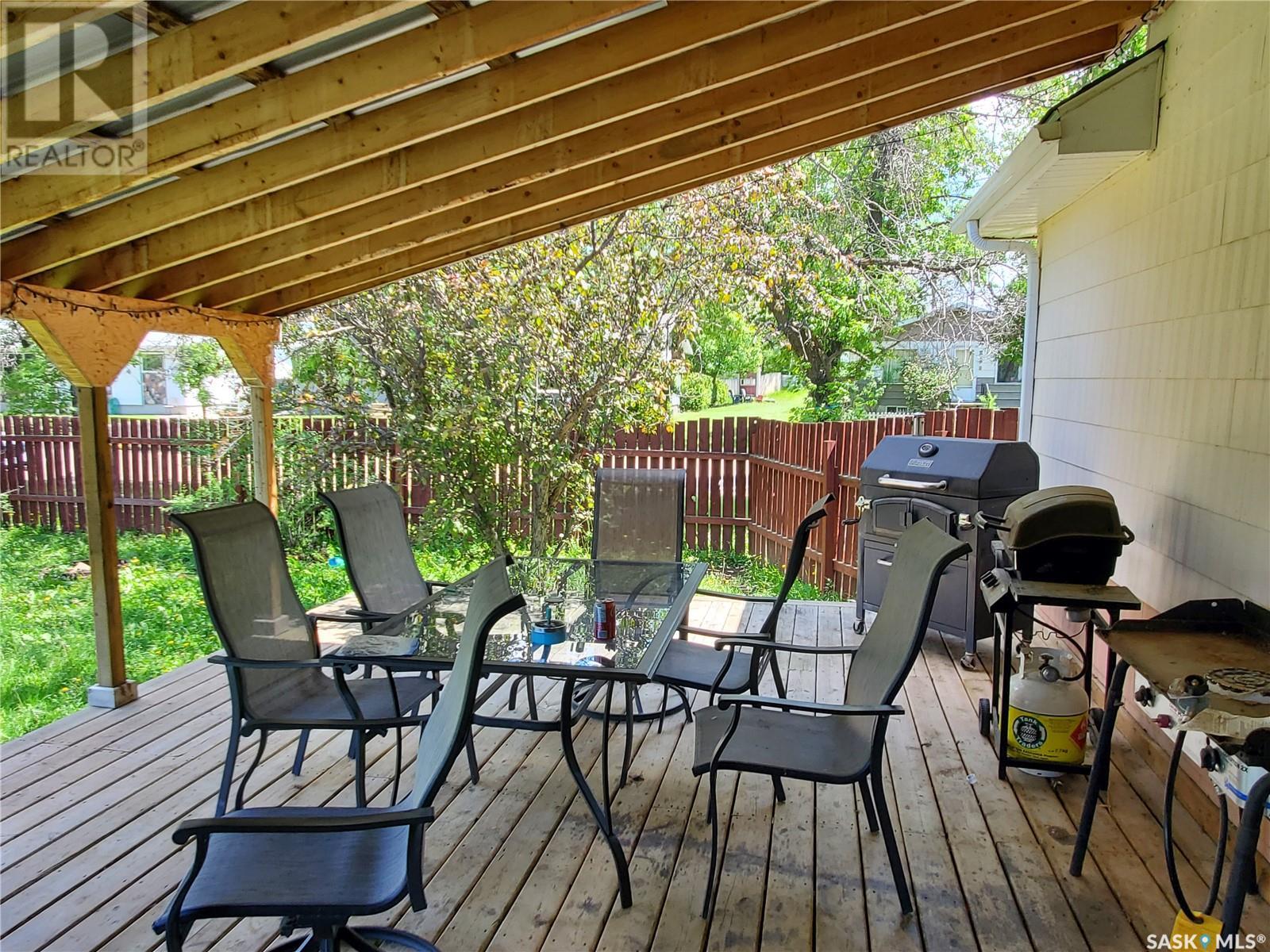228 4th Street E Property Photo 28