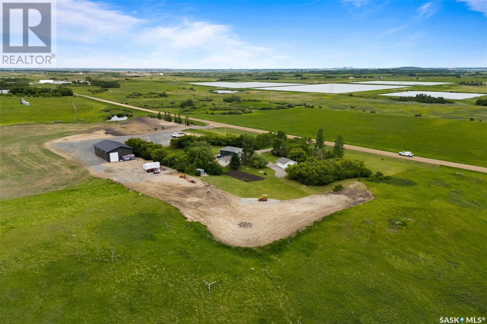 Szeles Acreage Property Photo 4