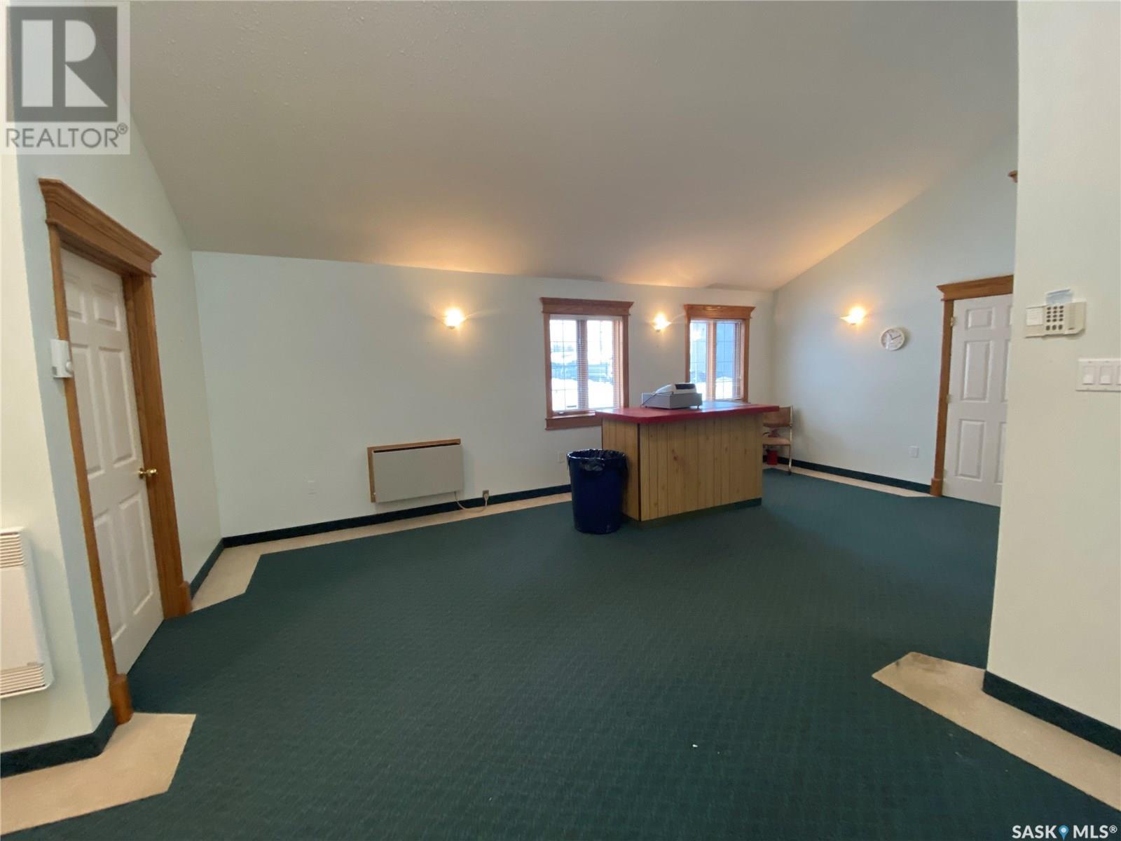 508 La Ronge Avenue Property Photo 9