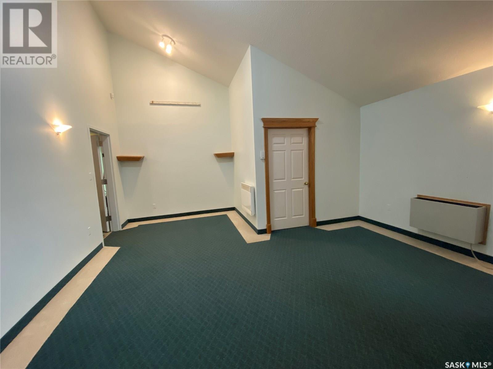 508 La Ronge Avenue Property Photo 10