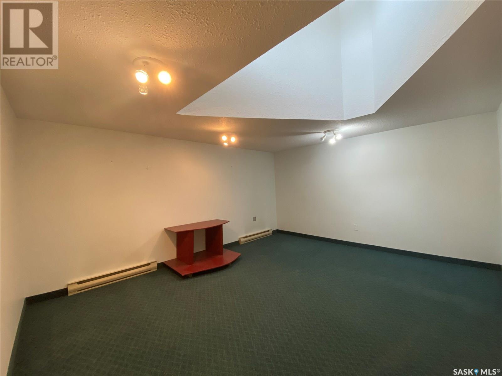 508 La Ronge Avenue Property Photo 16