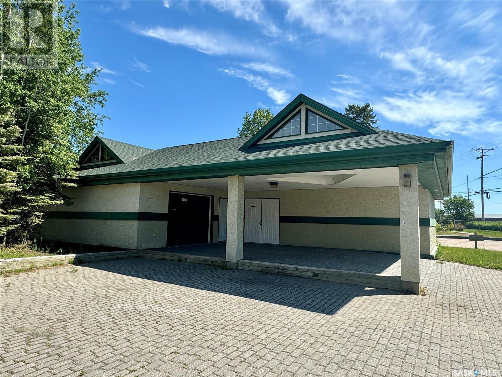 508 La Ronge Avenue Property Photo 23