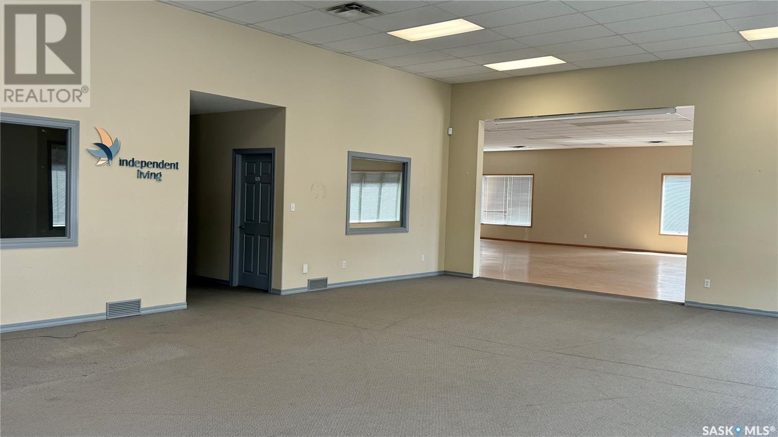 3870 Eastgate Drive E Property Photo 10