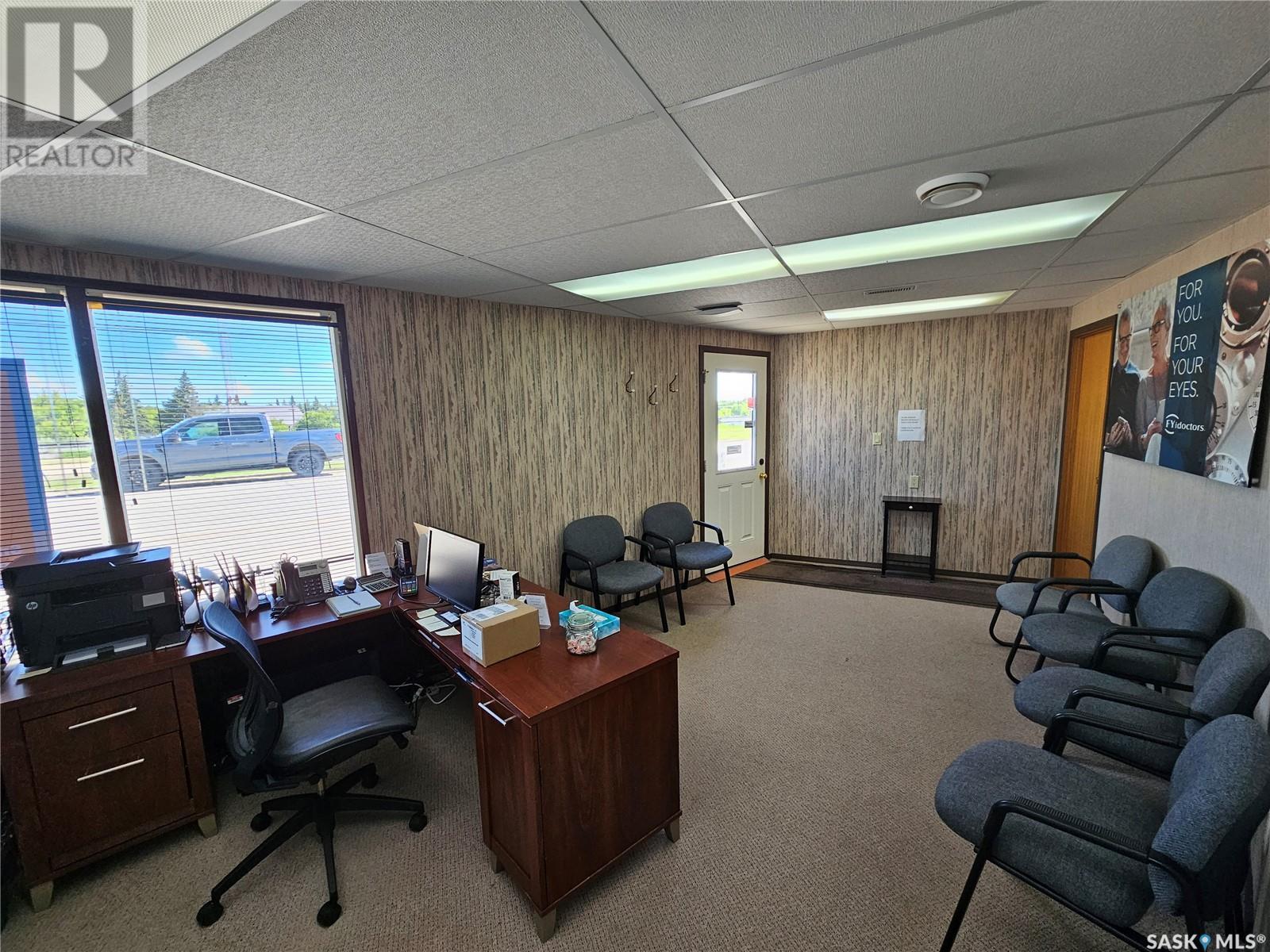 712 Railway Street Property Photo 11