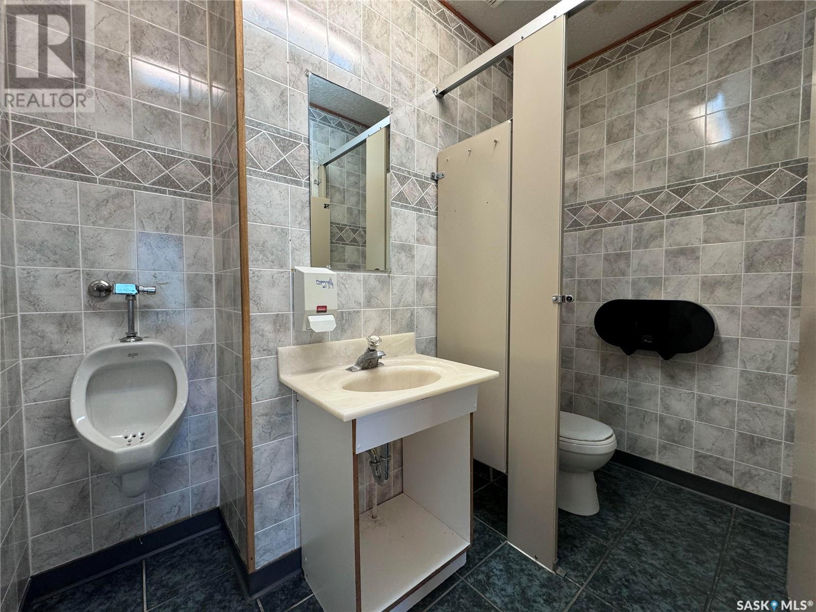 111 5th Avenue S Property Photo 32