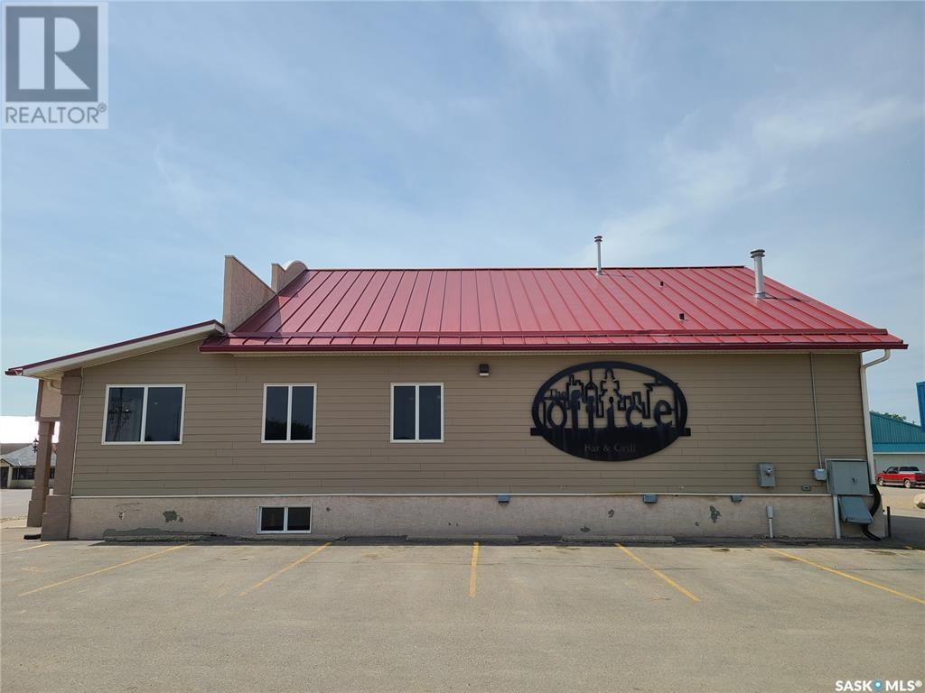 101 Railway Avenue W Property Photo 3