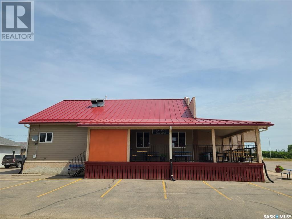 101 Railway Avenue W Property Photo 5
