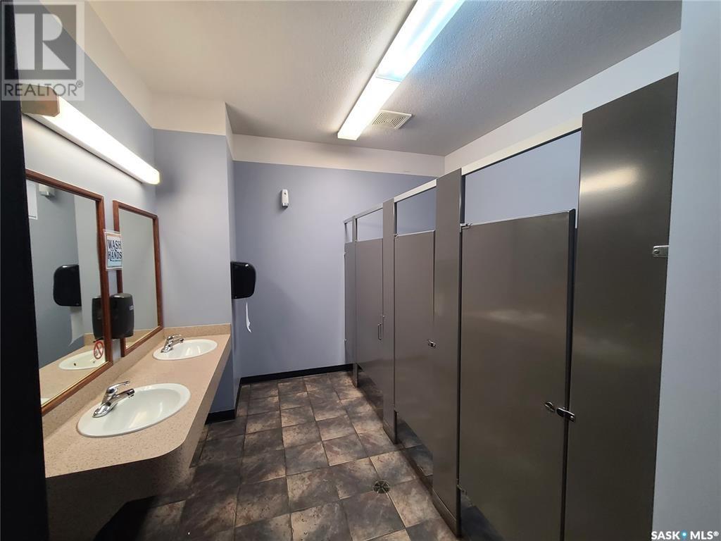 101 Railway Avenue W Property Photo 21