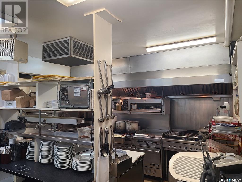 101 Railway Avenue W Property Photo 35