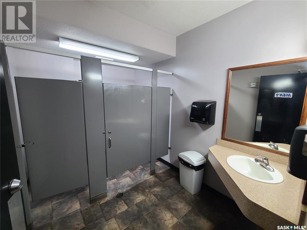 101 Railway Avenue W Property Photo 45