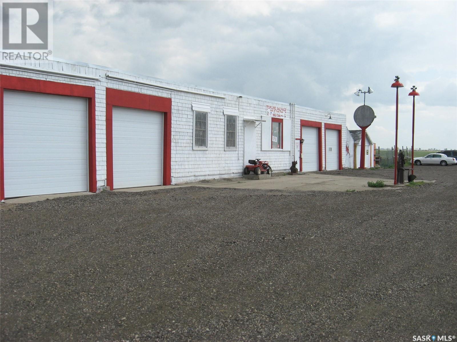 Top Line Salvage Property Photo 3