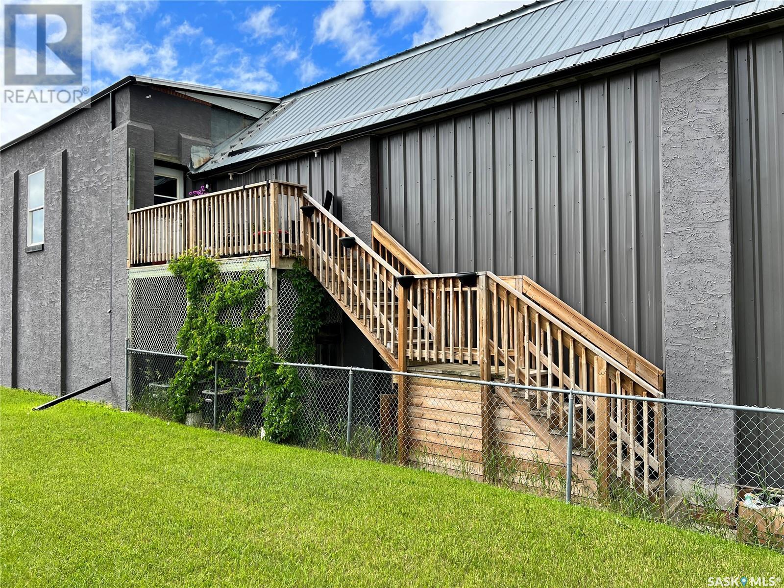 222 Bosworth Street Property Photo 8